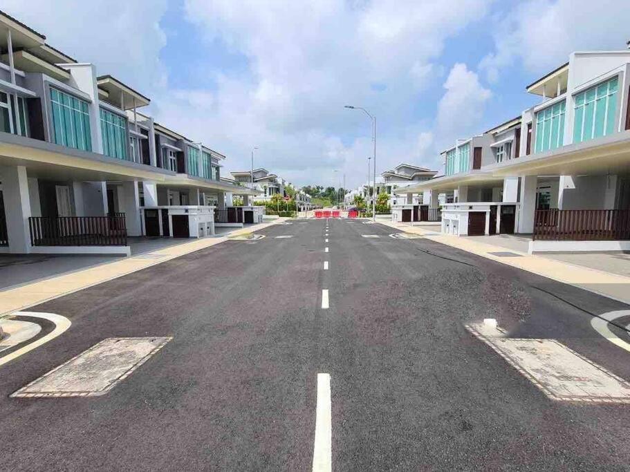 Luxury 2-Storey Terrace House Near Ioi City Mall Putrajaya Ngoại thất bức ảnh